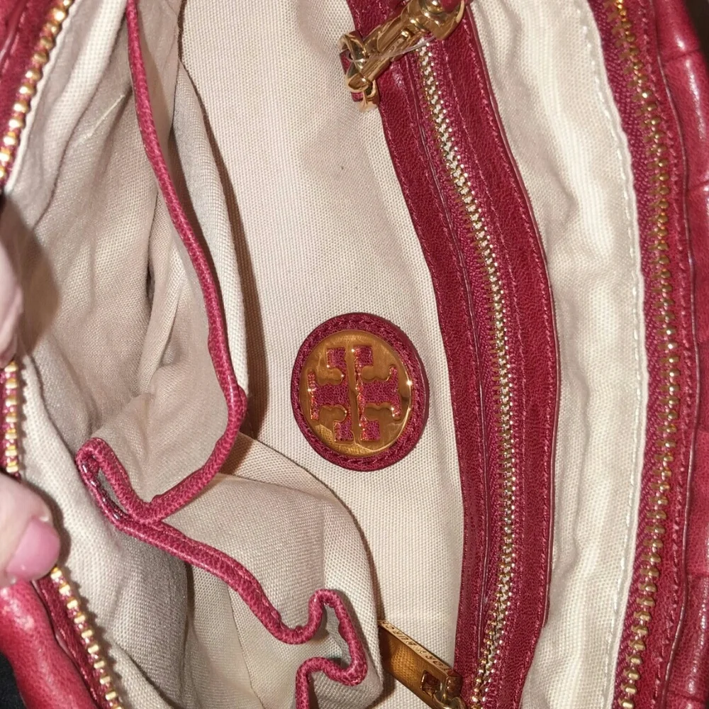 Tory Burch Red Leather Steffi Clutch Gold Logo Glam Statement Cherry Red
